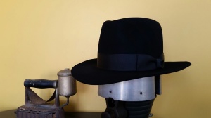Fedora on hat streatcher