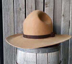 Camel Puncher leather with buckle hat band_crop